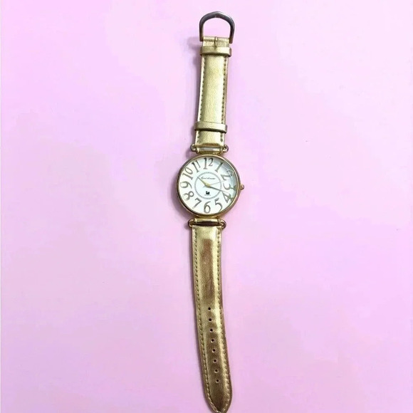 Vintage Gloria Vanderbilt Gold Leather Watch - Picture 2 of 13